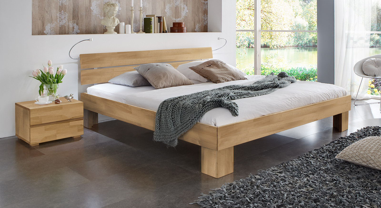 Bett Lucca Komfort in buche natur mit einer Fu´höhe von 25cm