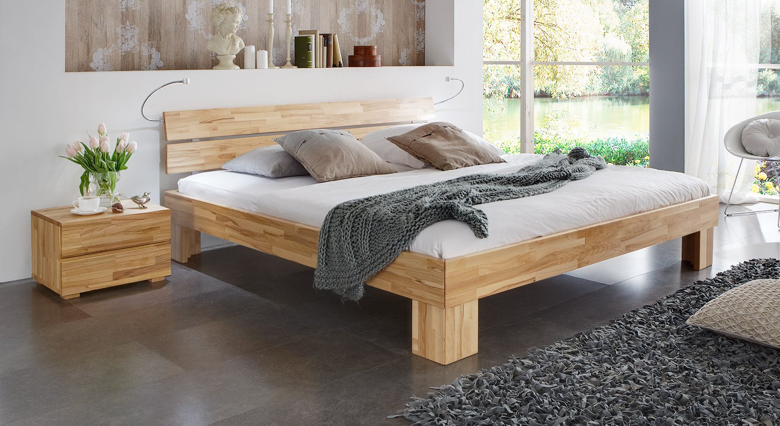 Bett Lucca Komfortt in Kernbuche natur mit einer Fußhöhe von 25cm