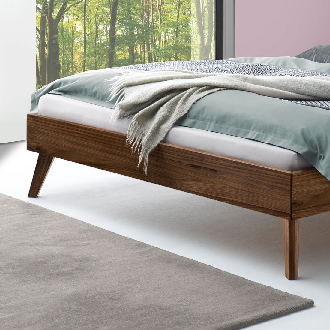 Bett Tomino Nussbaum Massivholz