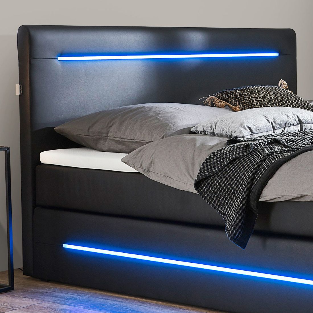 Boxspringbett Lucaro Kunstleder mit Beleuchtung und TV-Halterung