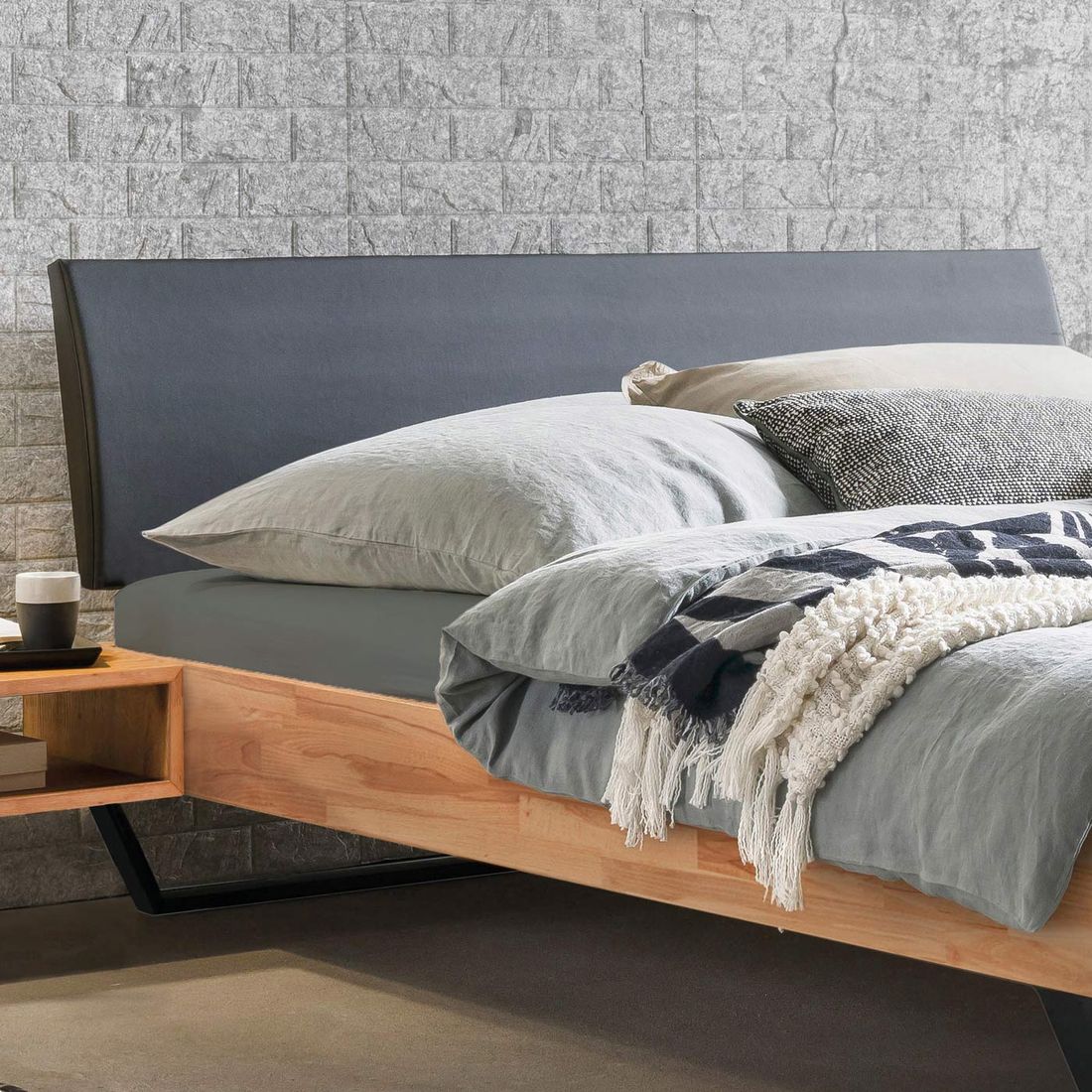 Bett Eneko Kernbuche Massivholz