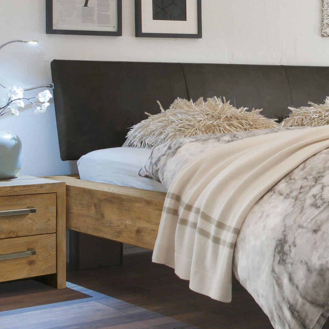 Balkenbett Limeira Wildeiche Vintage Massivholz