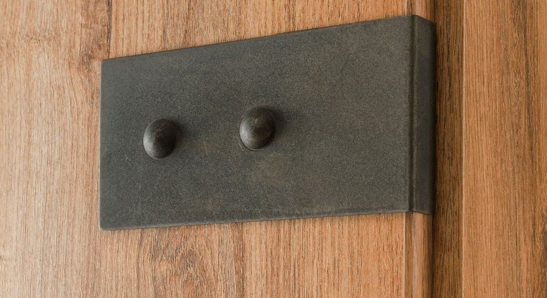 Drehtüren-Kleiderschrank Borlotto Eiche Dekor mit Schubladen