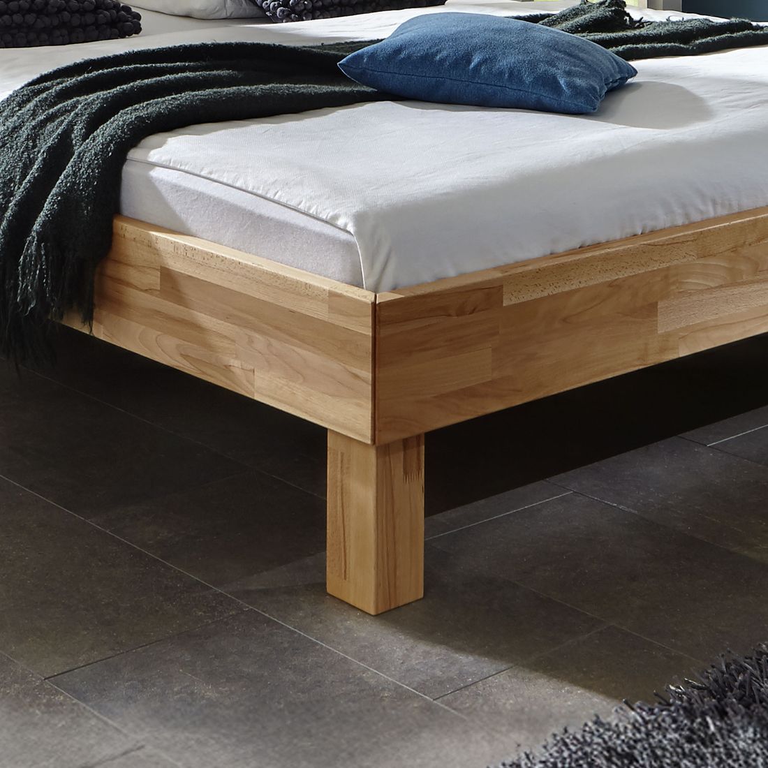 Bett Livenza Kernbuche Massivholz