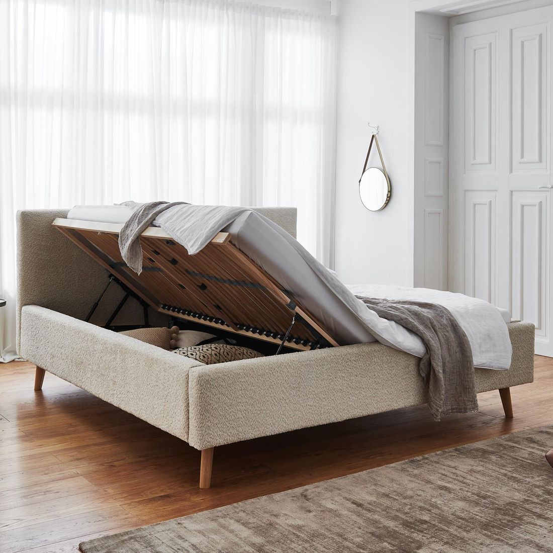 HOMELIV. Polsterbett Calypso Komfort Microteddy Abriamo mit Bettkasten und Lattenrost