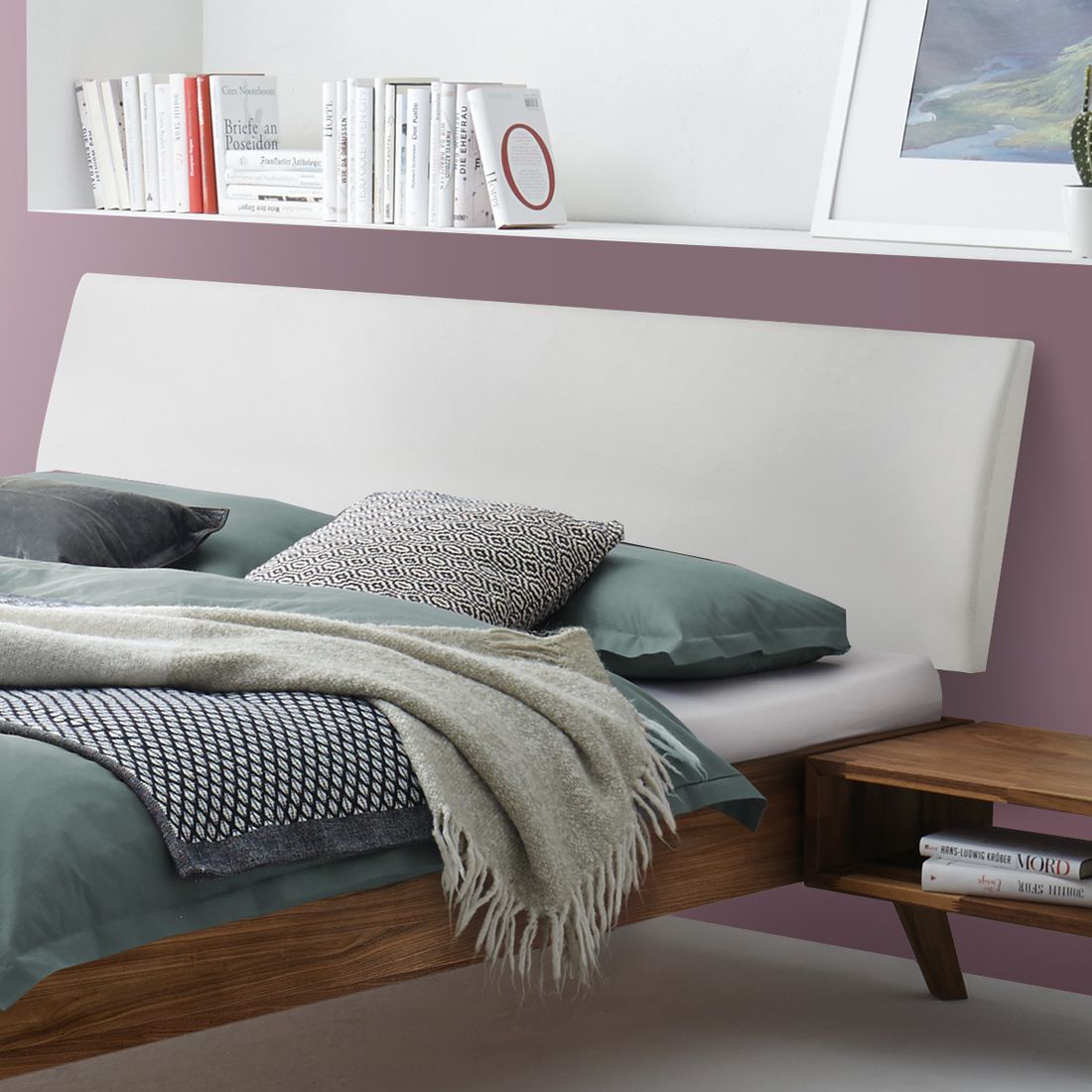 Bett Tomino Nussbaum Massivholz
