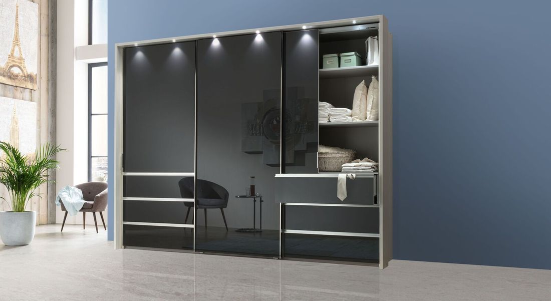 Schwebetüren-Kleiderschrank Tanaria mit Spiegel und Schubladen