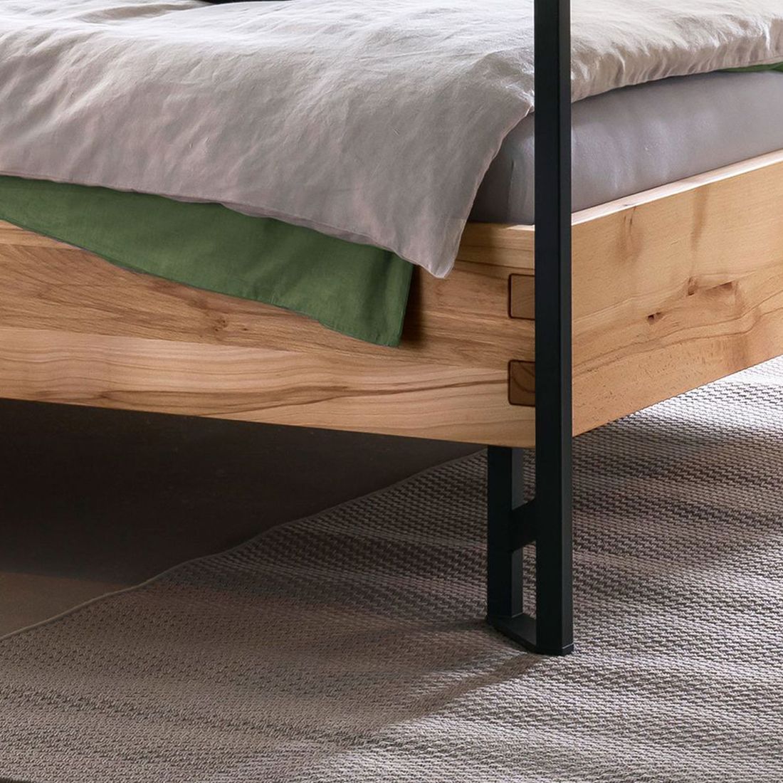 Himmelbett Joris Wildbuche Massivholz