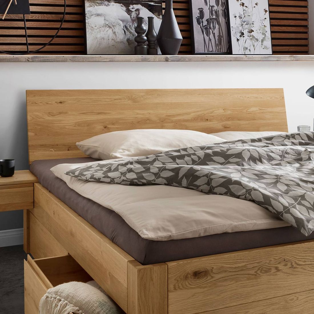 Bett Taric Komfort Wildeiche Massivholz mit Schubkasten