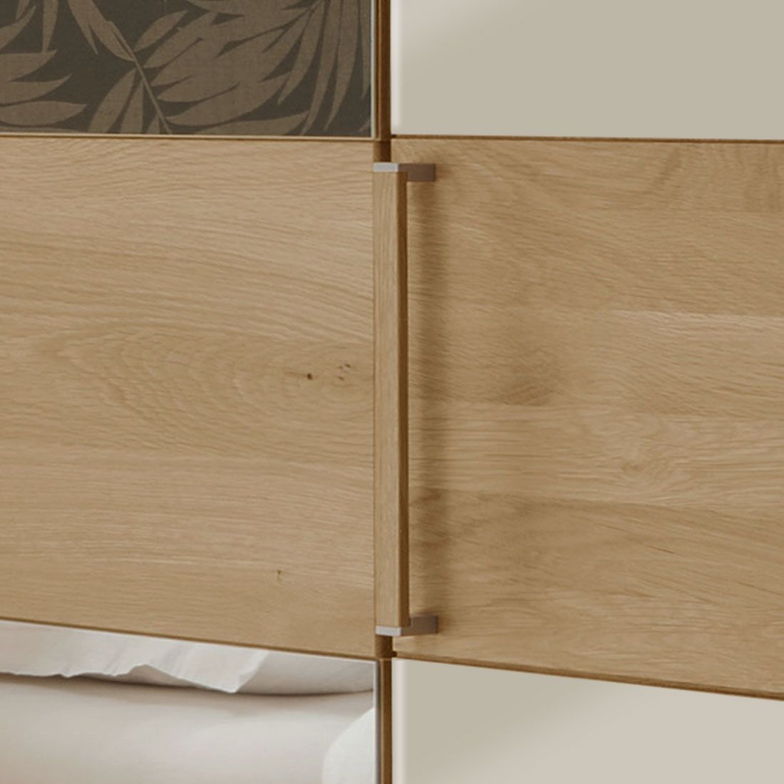 Drehtüren-Kleiderschrank Ayla Eiche teilmassiv mit Spiegel und Glasfront