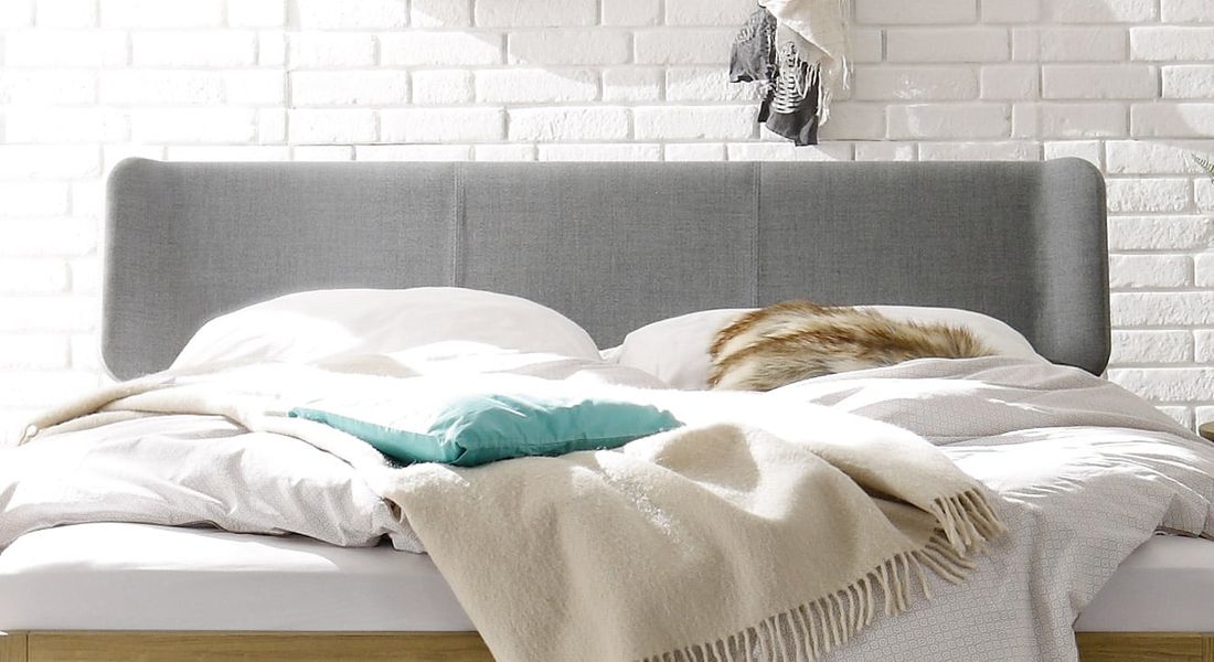 Bett Rakaia Eiche Massivholz