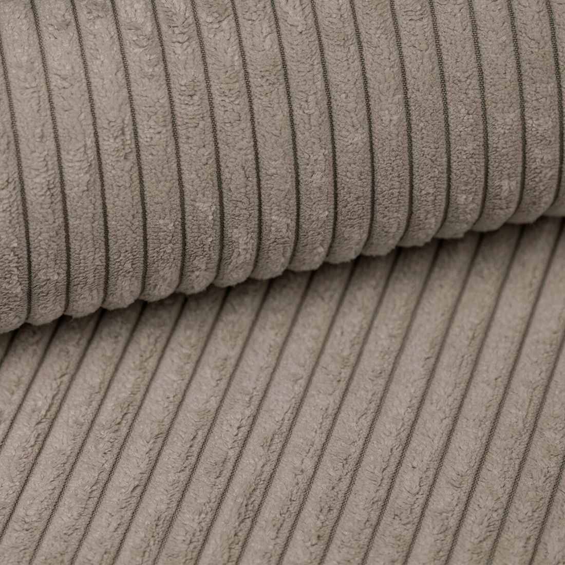 HOMELIV. Familienbett Dorisa Cord mit Bettkasten und Lattenrost 240x200cm