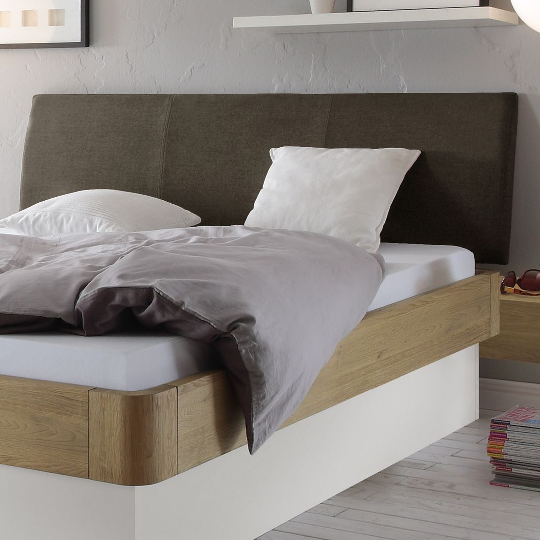 Bett Majuro Komfort Eiche Massivholz mit Bettkasten