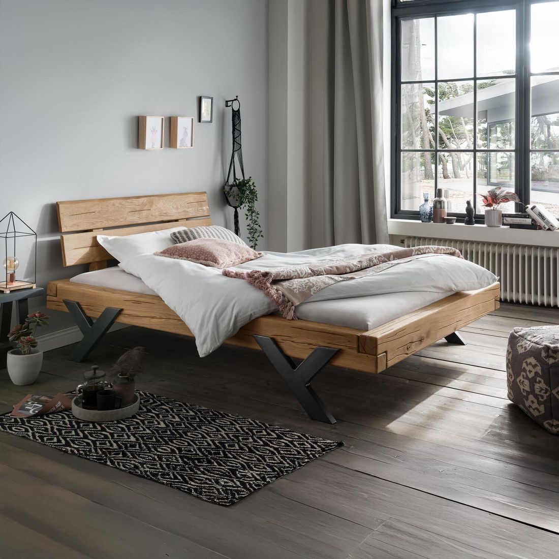 HOMELIV. Balkenbett Lizzano Komfort Wildeiche Massivholz