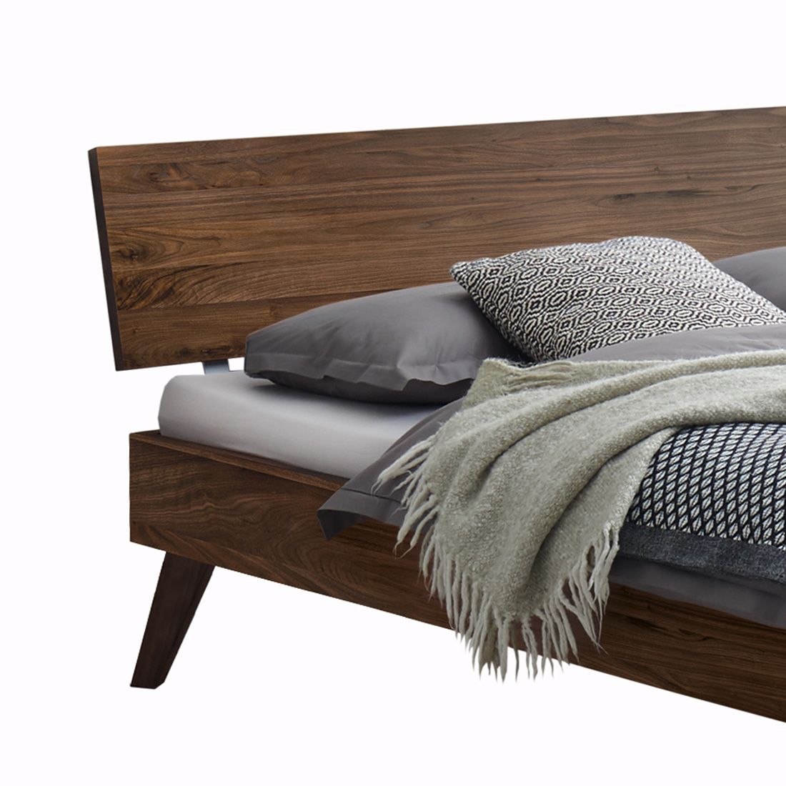 Bett Coraia Nussbaum Massivholz