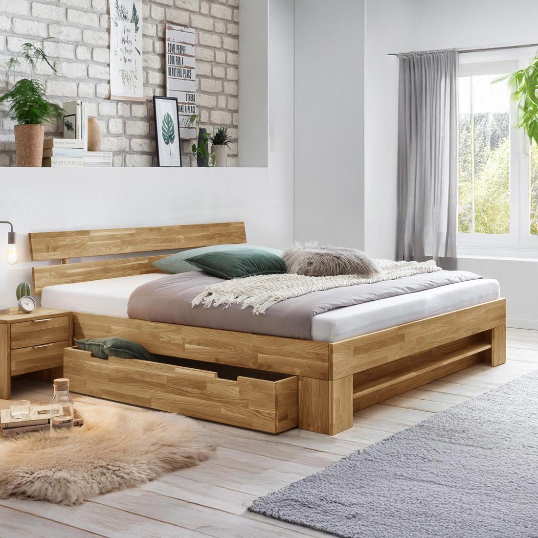 HOMELIV. Bett Kanata Komfort Wildeiche Massivholz mit Schubkasten