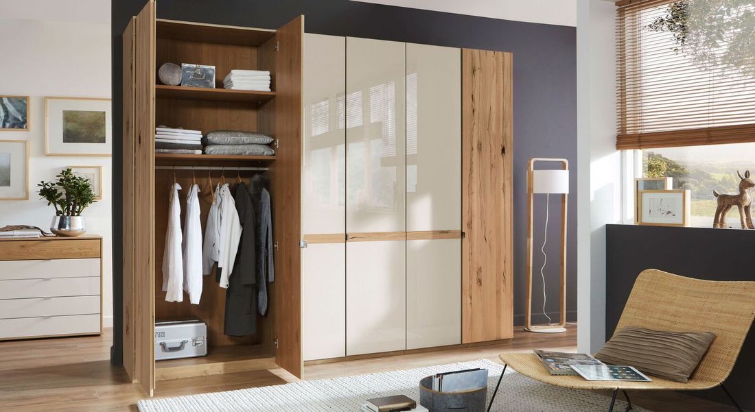 Drehtüren-Kleiderschrank Leandra Kernbuche teilmassiv mit Glasfront