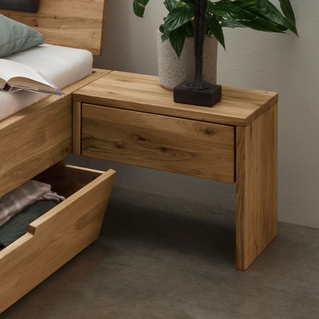Nachttisch Kärnten Wildeiche Massivholz H 43cm