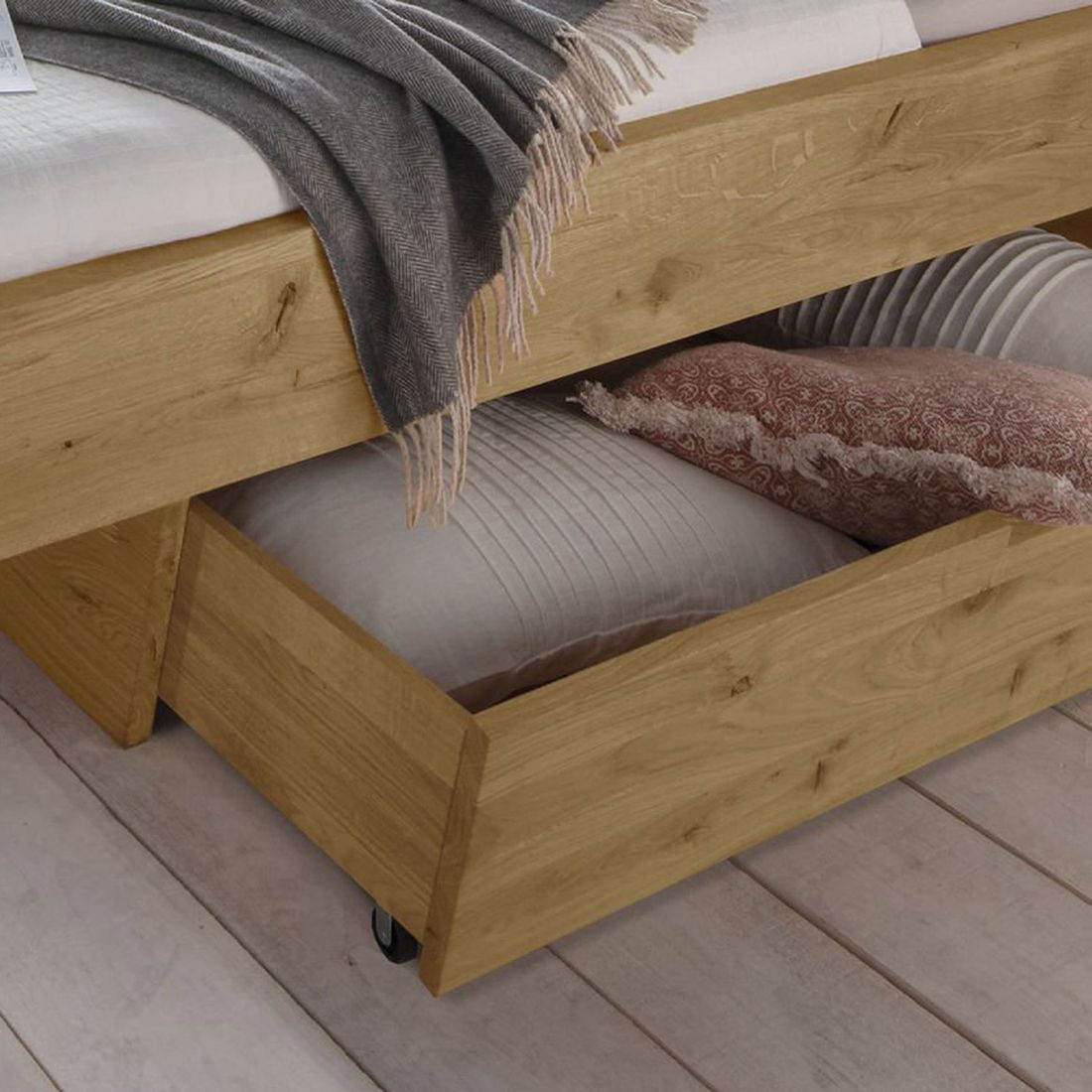 Bett Kärnten Komfort Wildeiche Massivholz mit Schubkasten