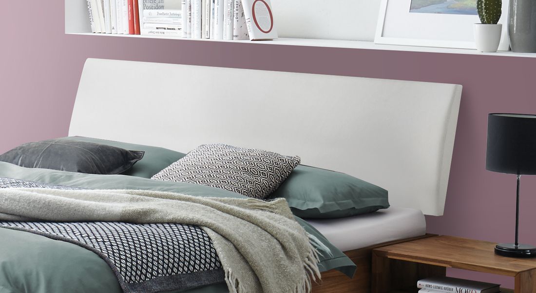 Bett Tomino Nussbaum Massivholz