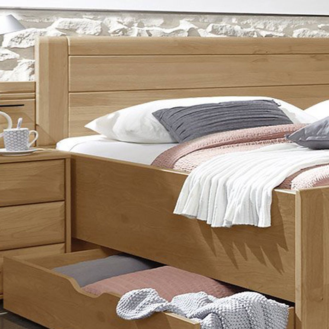 Doppelbett Narita Komfort Erle teilmassiv mit Schubkasten
