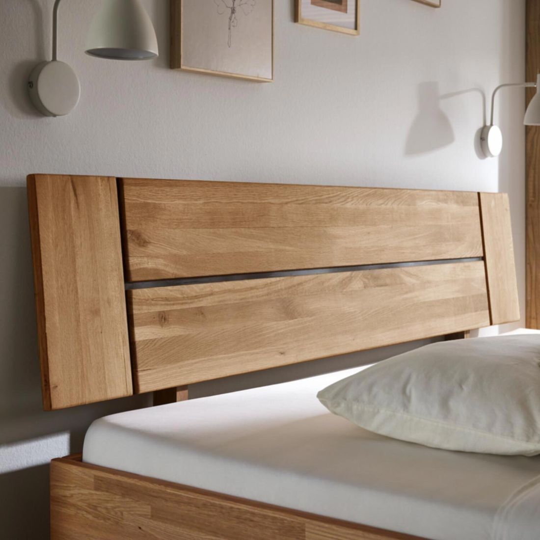 HOMELIV. Doppelbett Tarin Komfort Wildeiche Massivholz