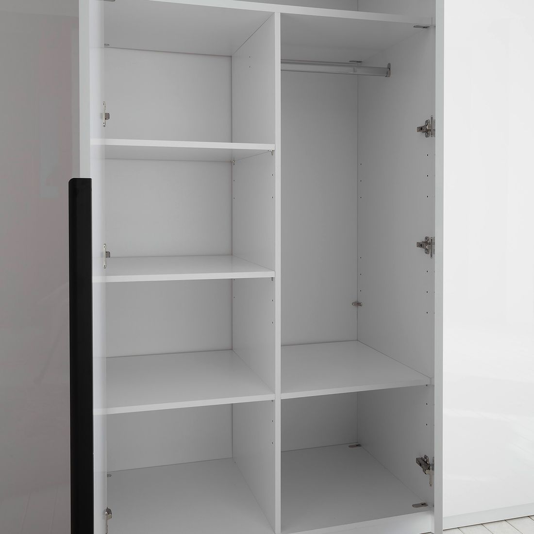 Drehtüren-Kleiderschrank Torvian 302x225cm mit Innenausstattung Weiß Hochglanz