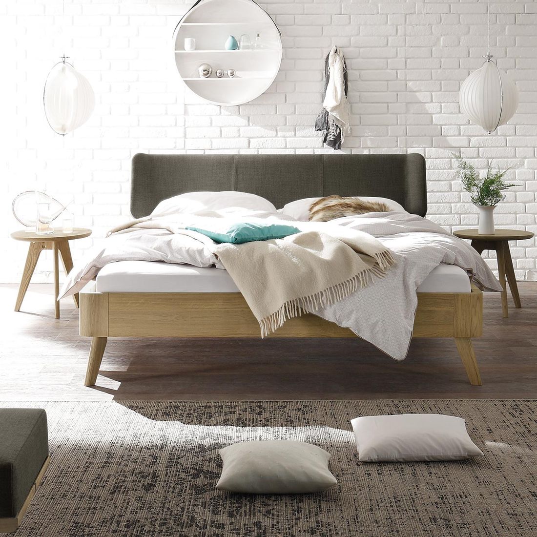Bett Rakaia Eiche Massivholz