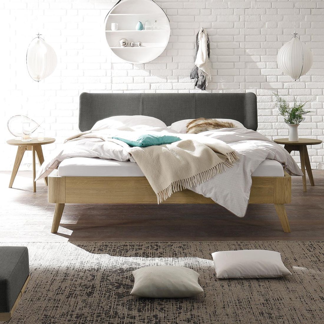 Bett Rakaia Eiche Massivholz