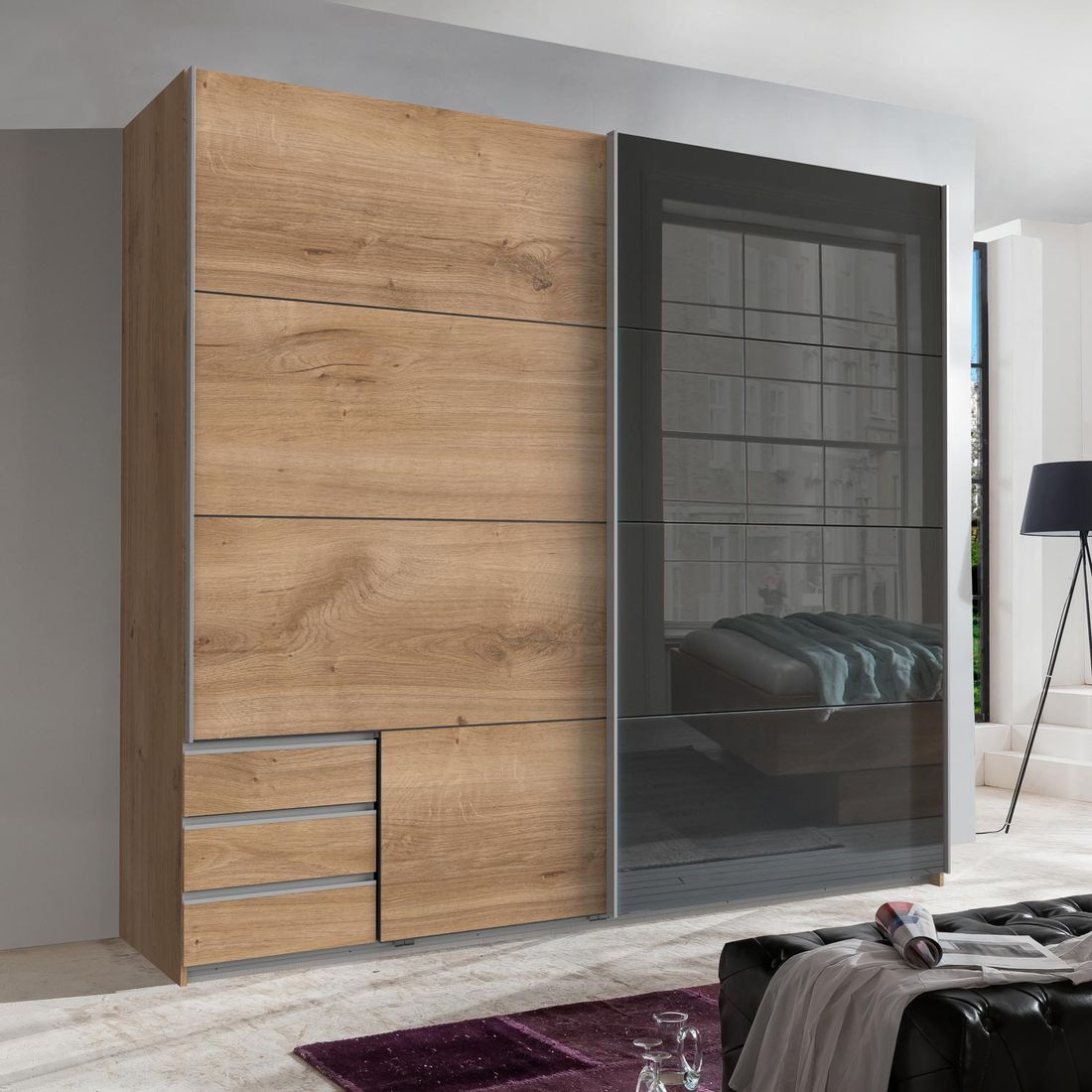 Schwebetüren-Kleiderschrank Alwara Eiche Dekor mit Glasfront und Schubladen