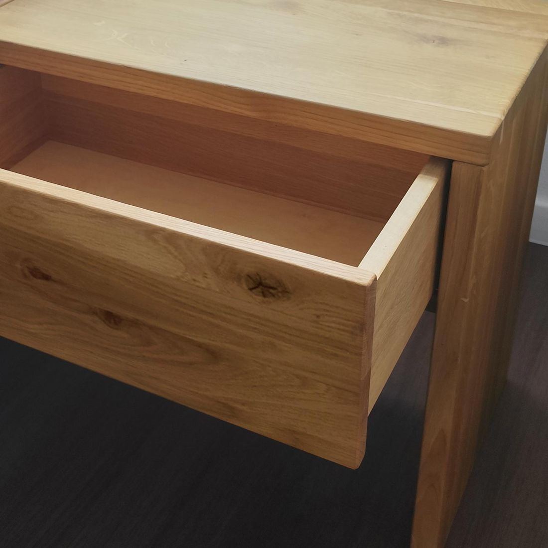 Nachttisch Kärnten Wildeiche Massivholz H 43cm