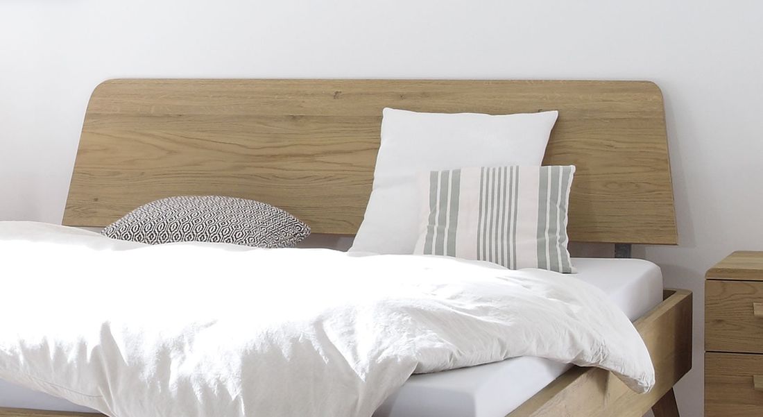 Bett Teko Eiche Massivholz