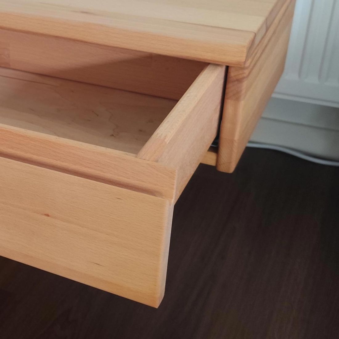 Schwebenachttisch Zarbo Kernbuche Massivholz