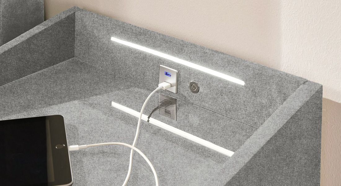 Polsternachttisch Cody Webstoff H 61cm mit LED-Beleuchtung und USB-Anschluss