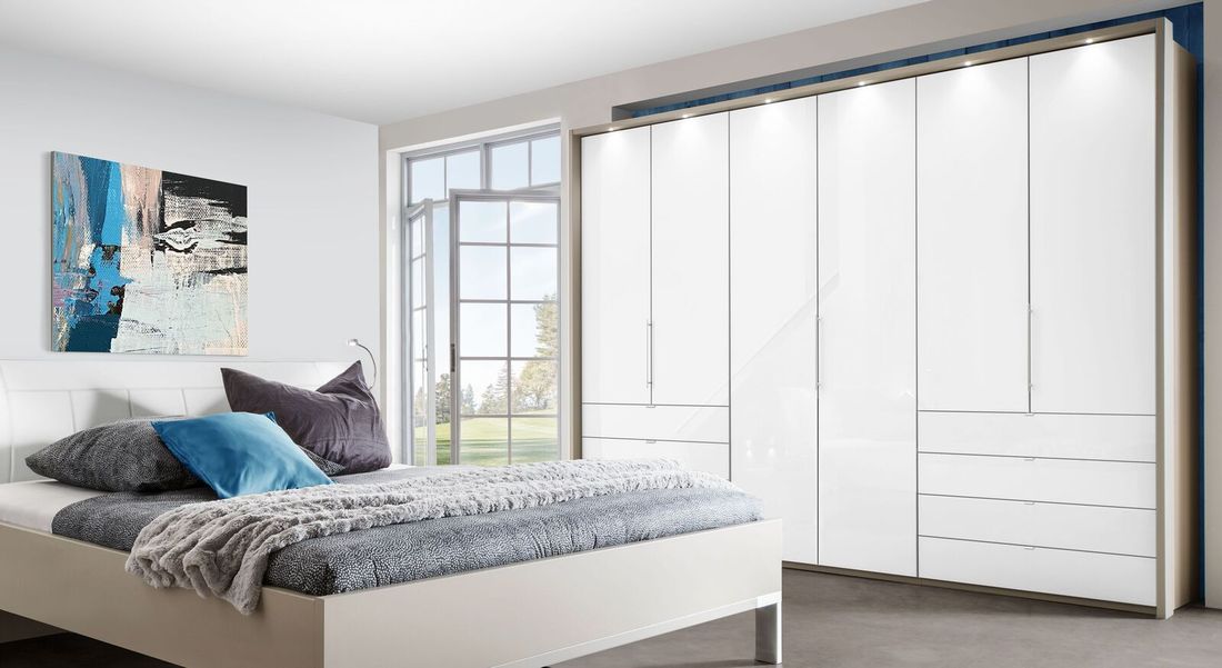 Drehtüren-Kleiderschrank Selca mit Glasfront und Schubladen