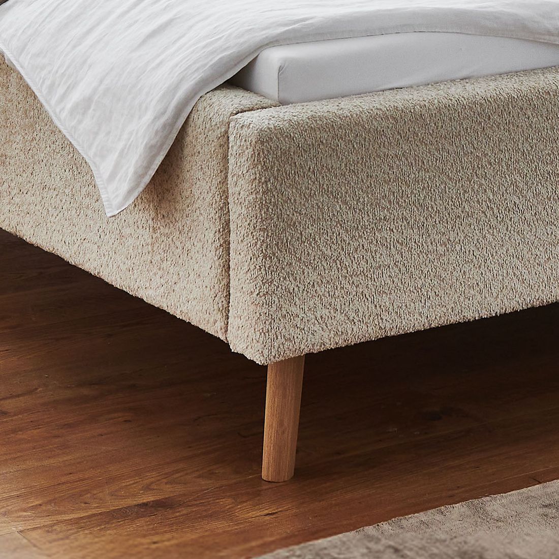 HOMELIV. Polsterbett Calypso Komfort Microteddy Abriamo mit Bettkasten und Lattenrost