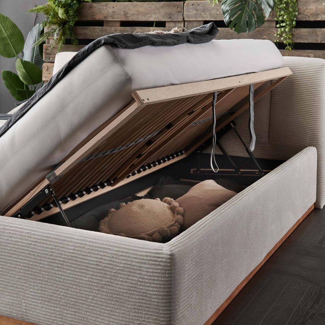 HOMELIV. Polsterbett SwitchIT La Palma Cord mit Bettkasten und Lattenrost