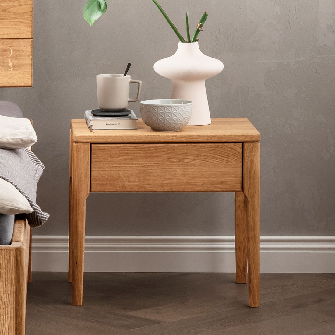 HOMELIV. Nachttisch Elva Wildeiche Massivholz H 43 cm