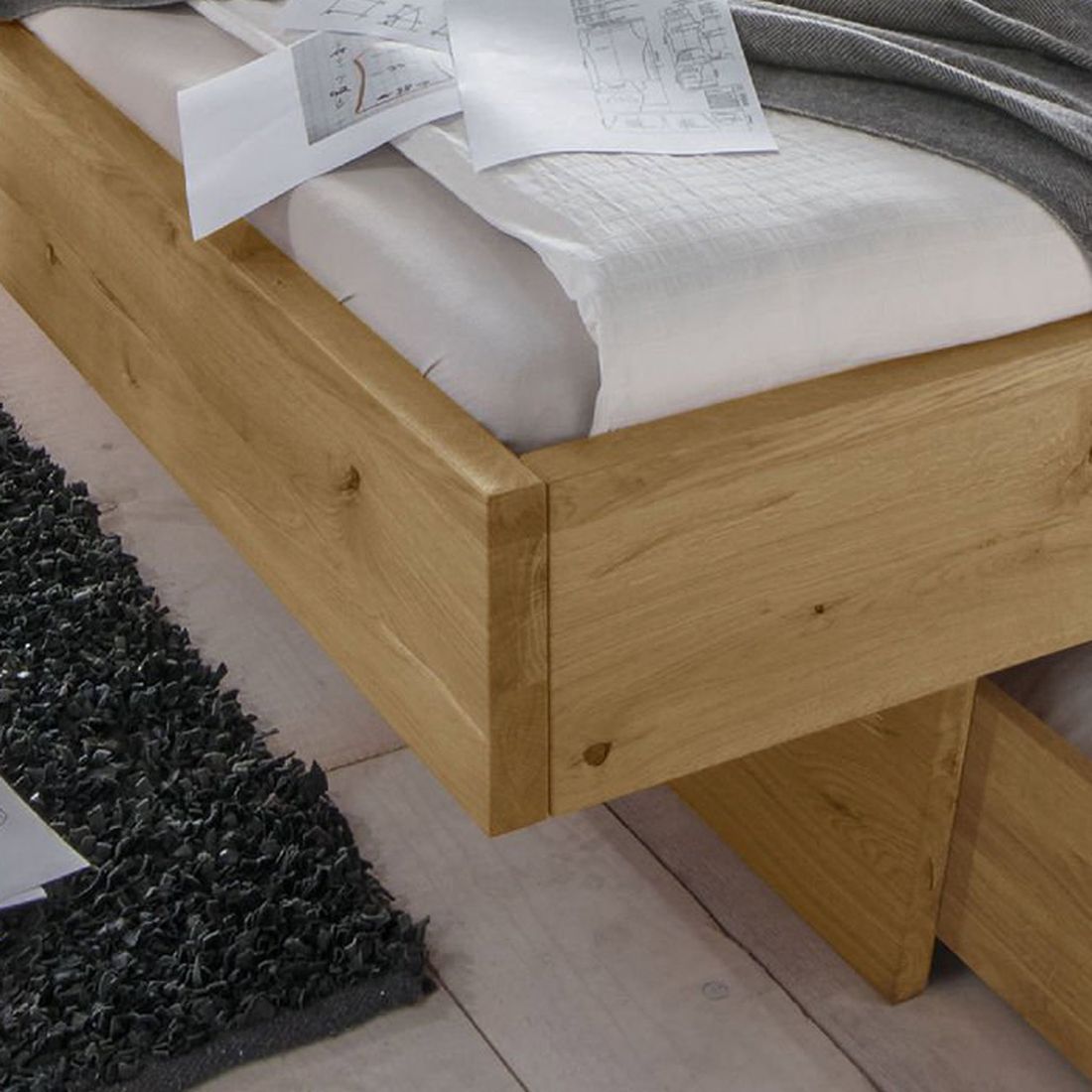 Bett Kärnten Komfort Wildeiche Massivholz mit Schubkasten