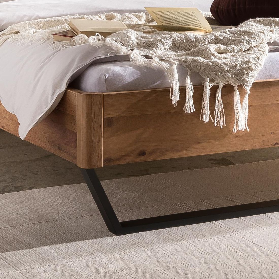Bett Trogon Wildeiche Massivholz