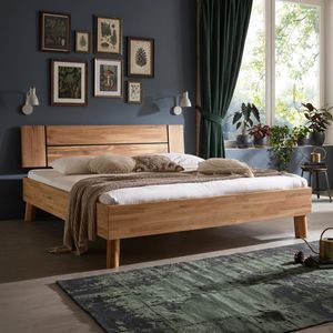 HOMELIV. Doppelbett Tarin Komfort Wildeiche Massivholz