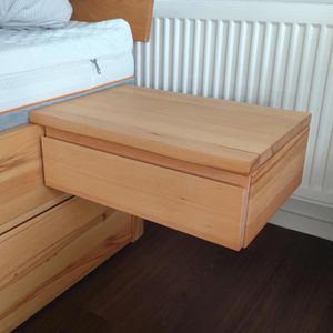 Schwebenachttisch Zarbo Kernbuche Massivholz