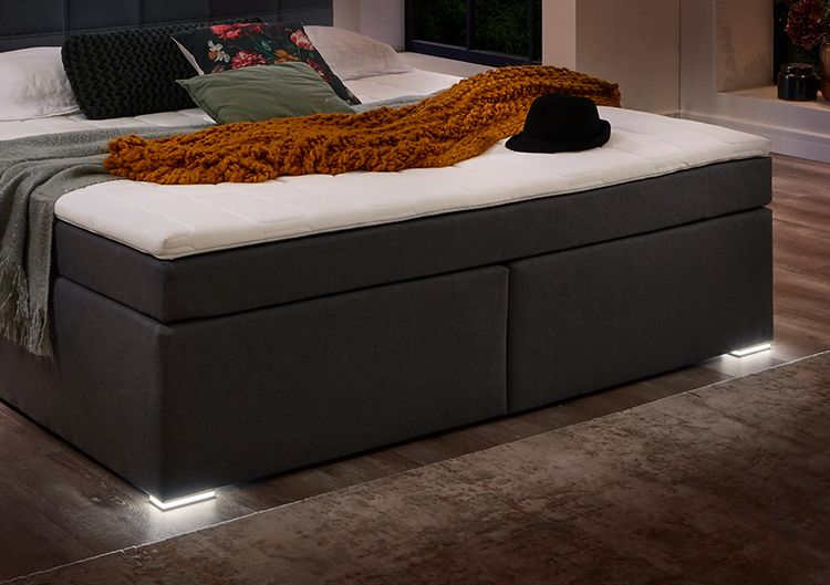 Boxspringbett Arcadius mit Lichtfuß