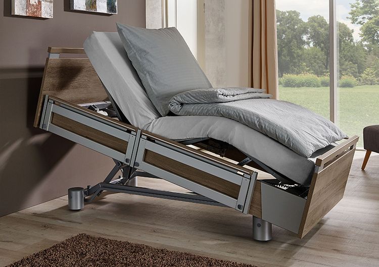 Senioren-Schlafzimmer mit Pflegebett