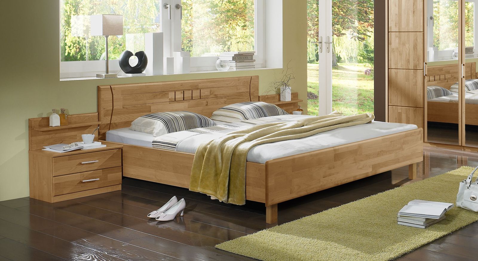 Bett Beyla aus lackiertem Erlenholz
