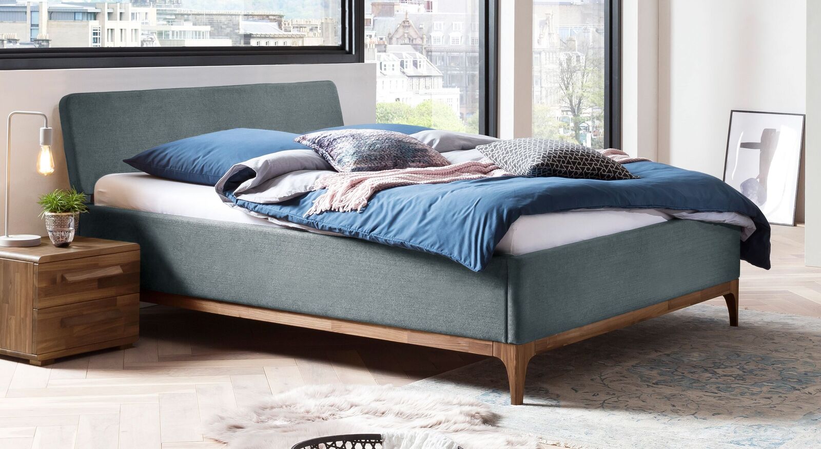 Bett Rasma mit Rahmenhöhe 48 cm und Bezug in Blaugrau