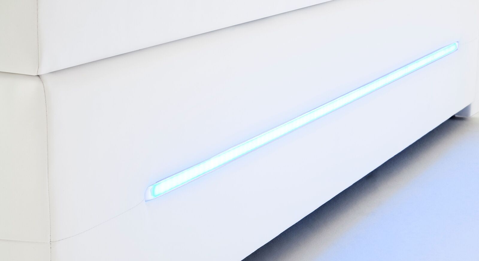 Boxspringbett Lexton mit seitlicher LED-Beleuchtung