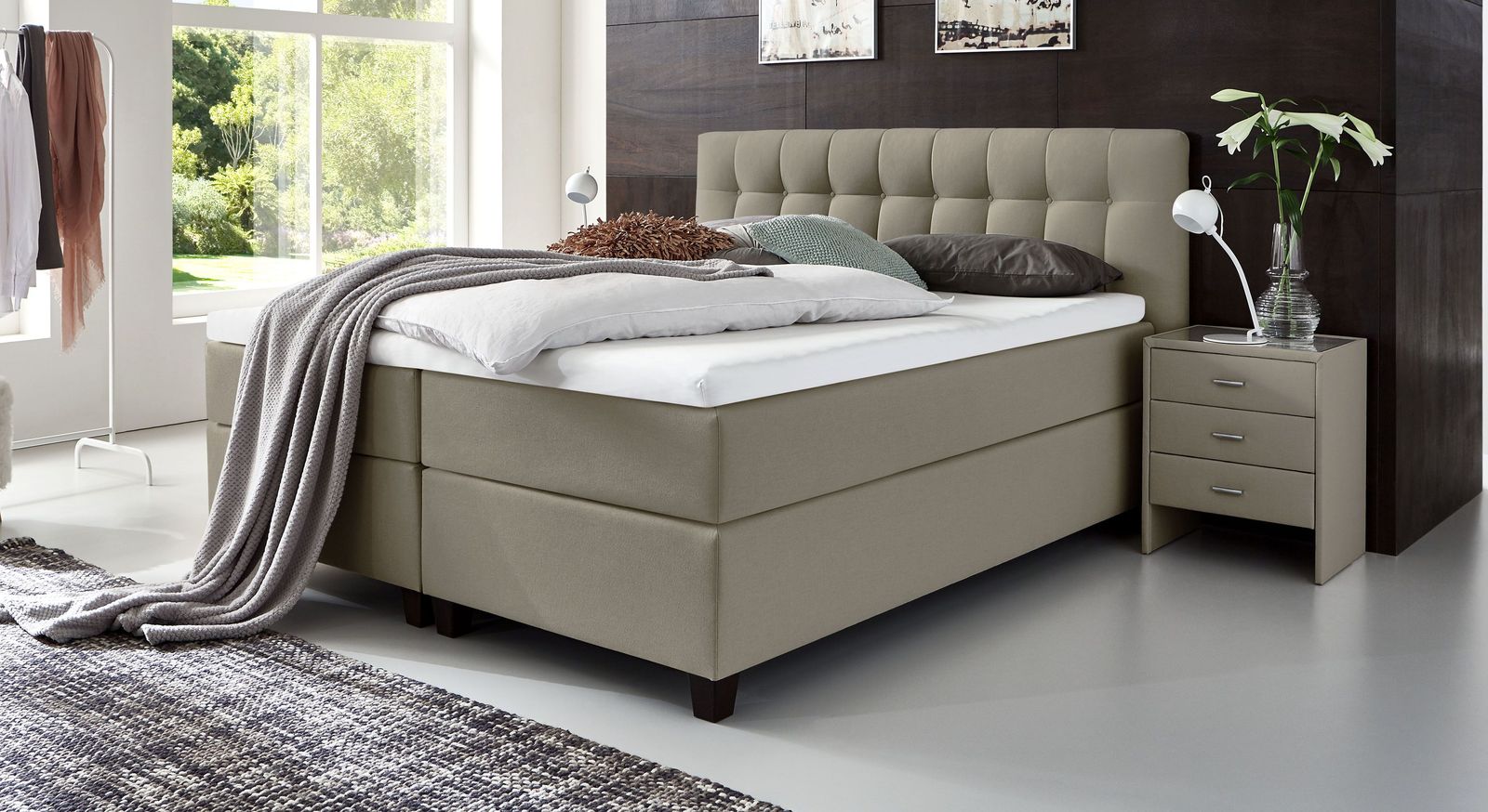 66 cm hohes Boxspringbett Luciano aus Webstoff in Taupe