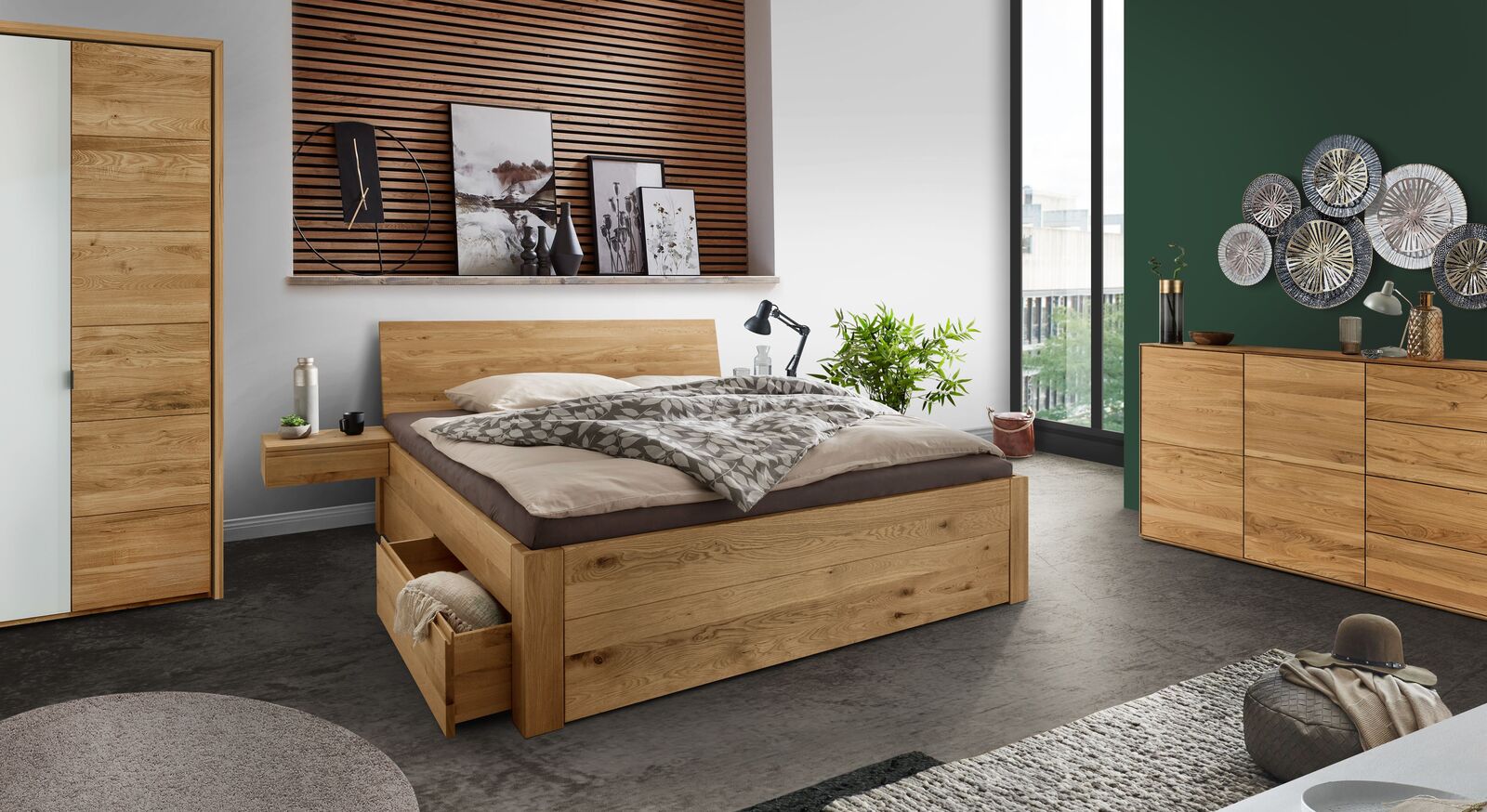 Komplett-Schlafzimmer Taric mit Wildeichenholzmöbeln
