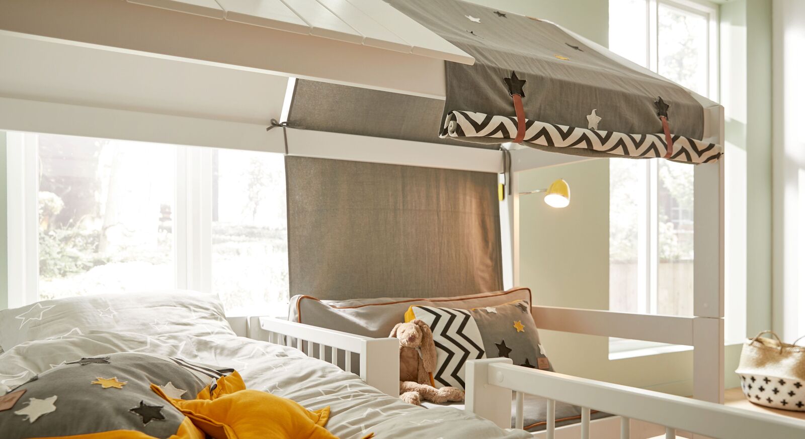 LIFETIME Bett und Sofa Ferienhaus mit attraktivem Betthimmel